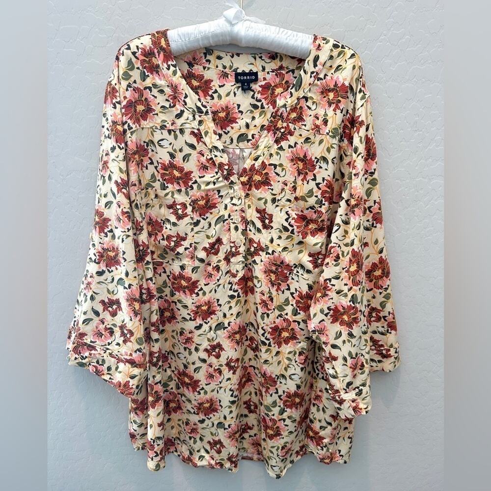TORRID | Yellow Floral Blouse Plus Size Button Front Boho V-Neck Tunic Top | 4X